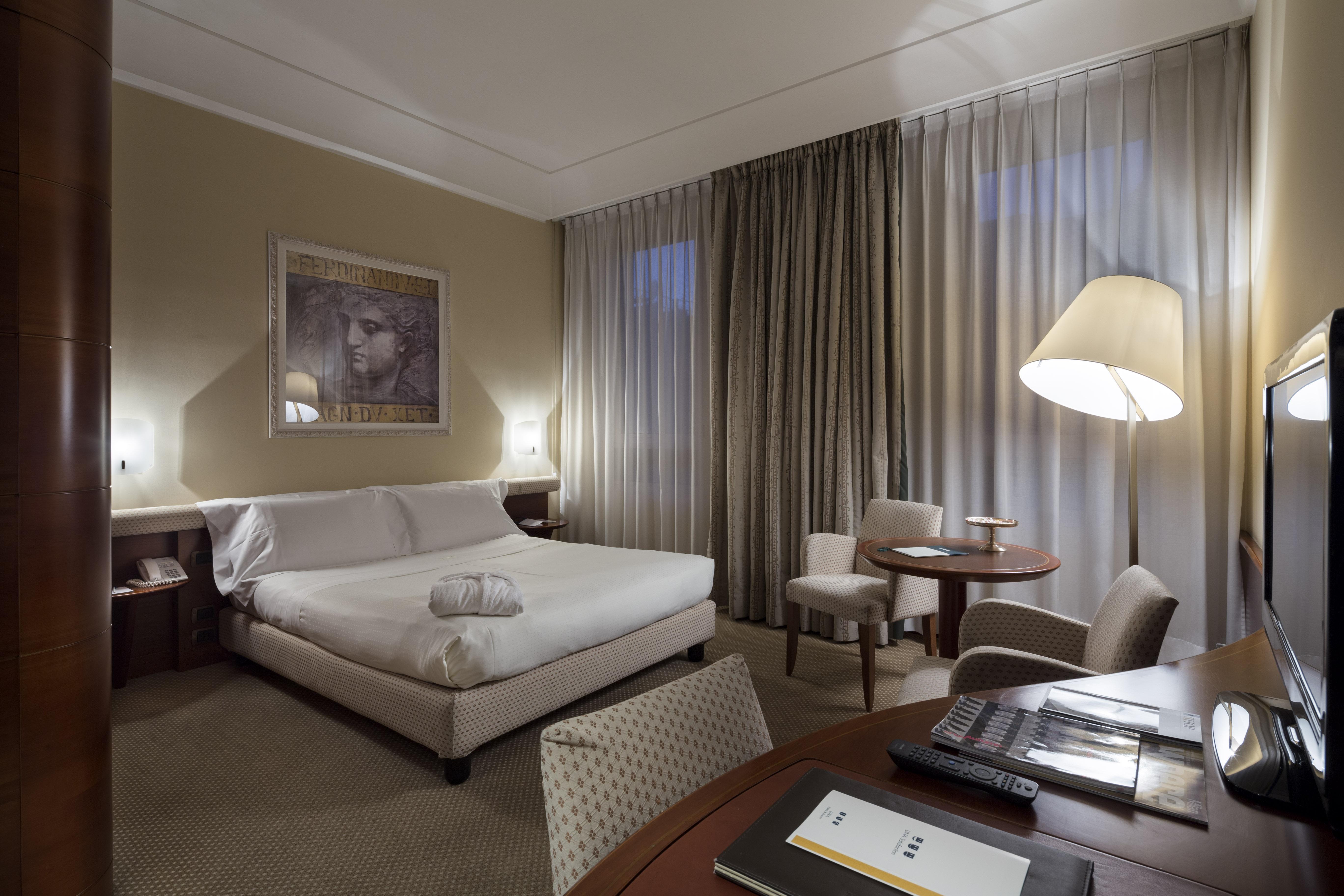 Una Hotels Cusani Milano Luaran gambar