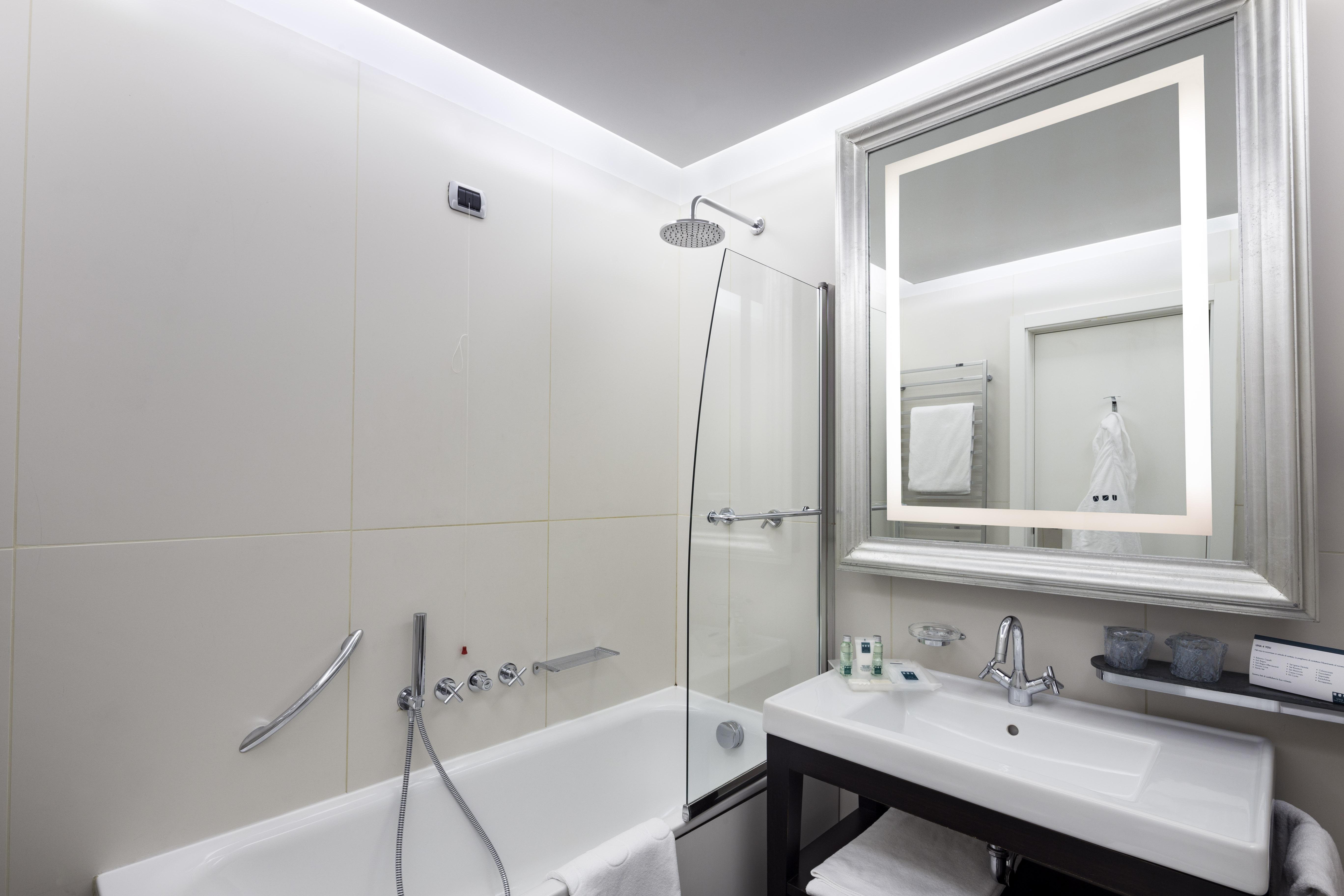 Una Hotels Cusani Milano Luaran gambar