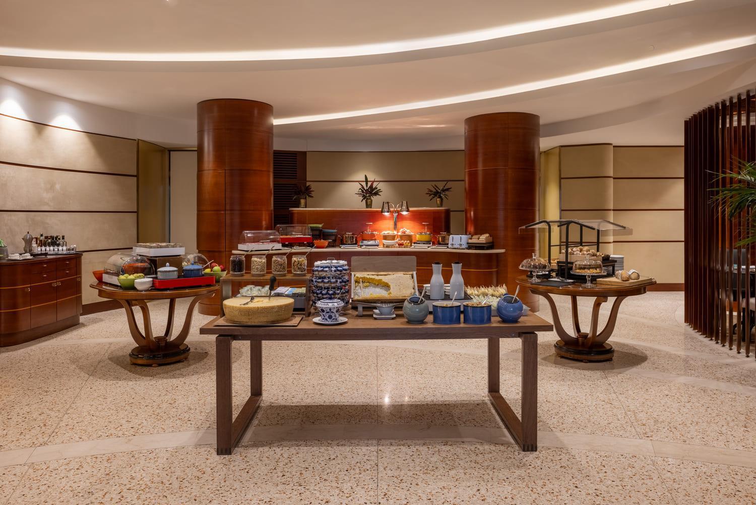 Una Hotels Cusani Milano Luaran gambar
