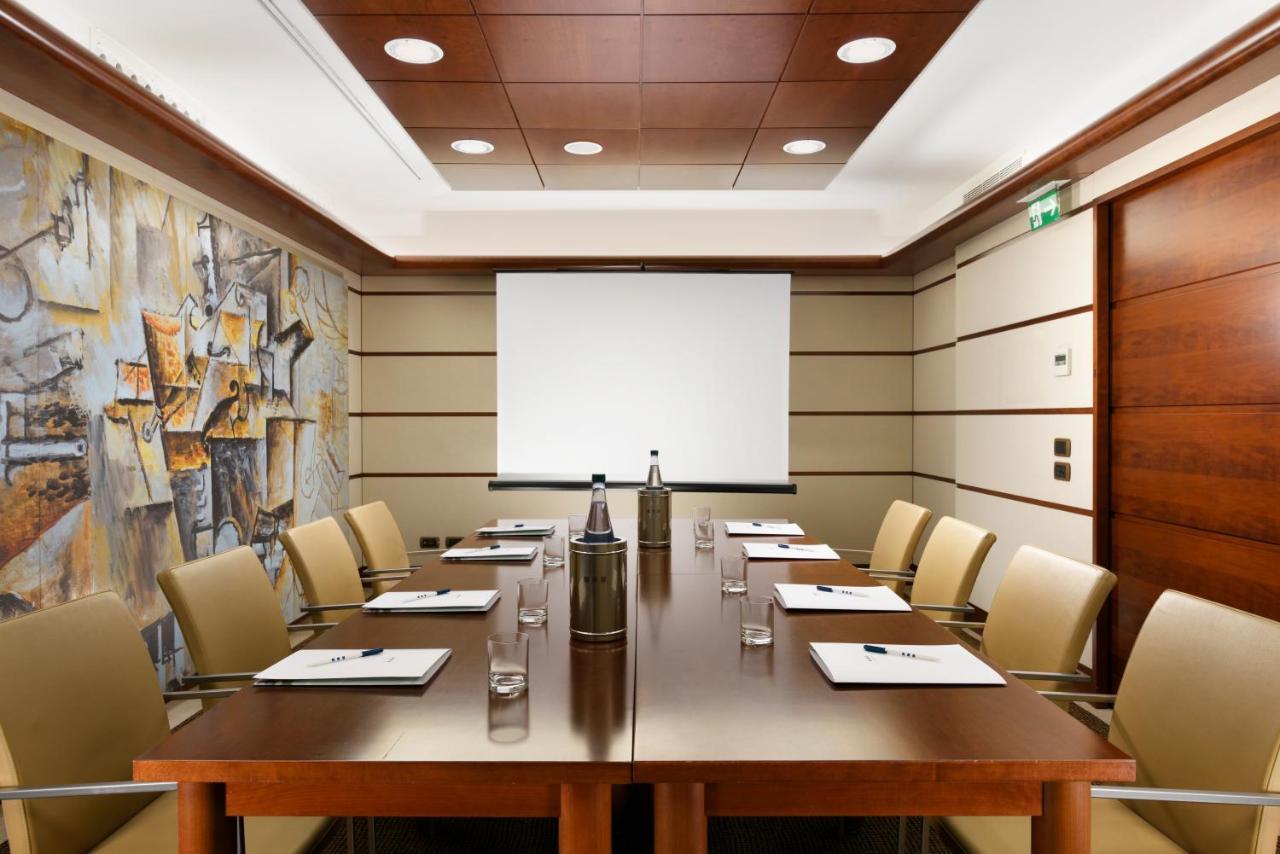 Una Hotels Cusani Milano Luaran gambar